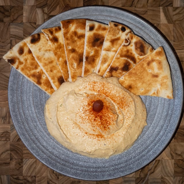 Hummus Revithosalata.